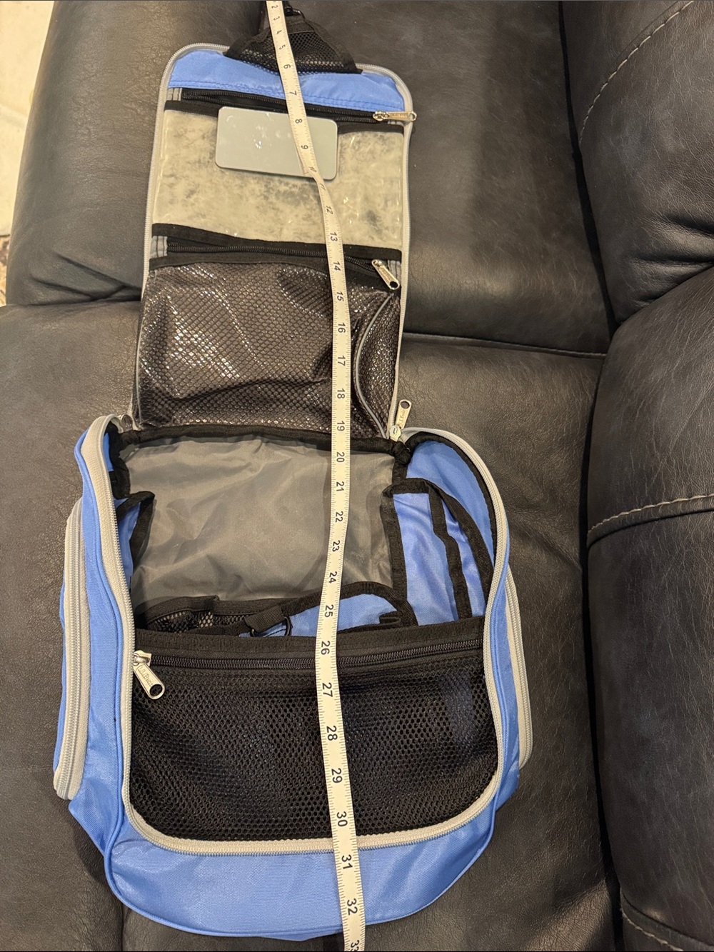 L.L. Bean Blue Hanging Toiletry Bag With Multiple Compartments - Picture 14 of 14